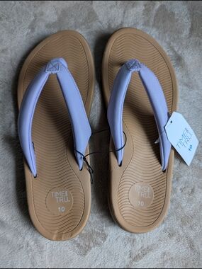 Time and Tru Lavender Strap Tan Footbed Flip Flops Size 10 NEW
